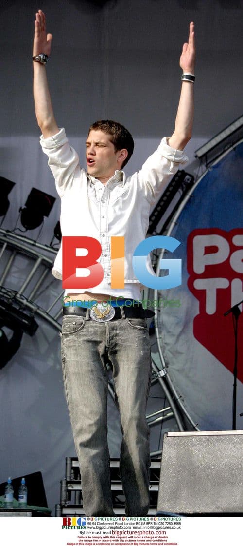 NICK of ROOSTER on stage at Radio Aire Party