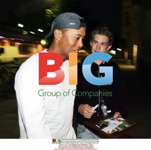 Tiger Woods and wife Elin arrive in Sweden