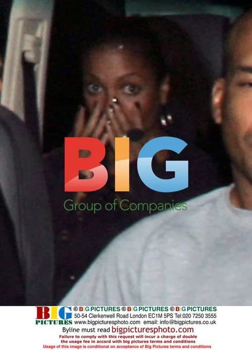 Janet Jackson leaves London hotel