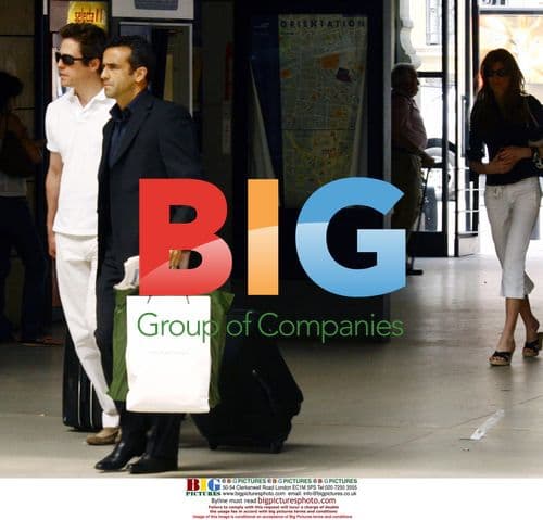 Hugh Grant and Jemima Khan in Paris