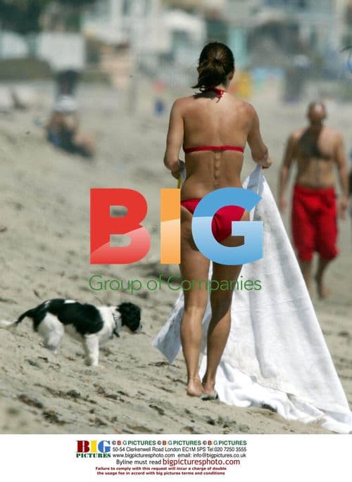 Courtney Cox relaxing on Malibu beach