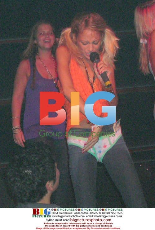 Nicole Richie and Lindsay Lohan Karaoke