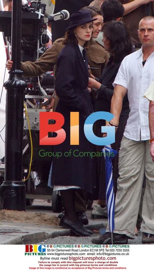 Keira Knightley on set of 'Atonement' with Rupert Friend