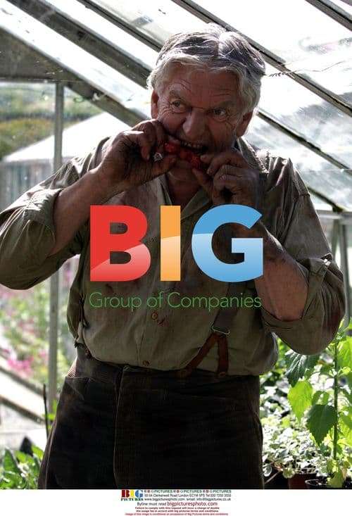 Starwars David Prowse on set of 'Perfect Woman'