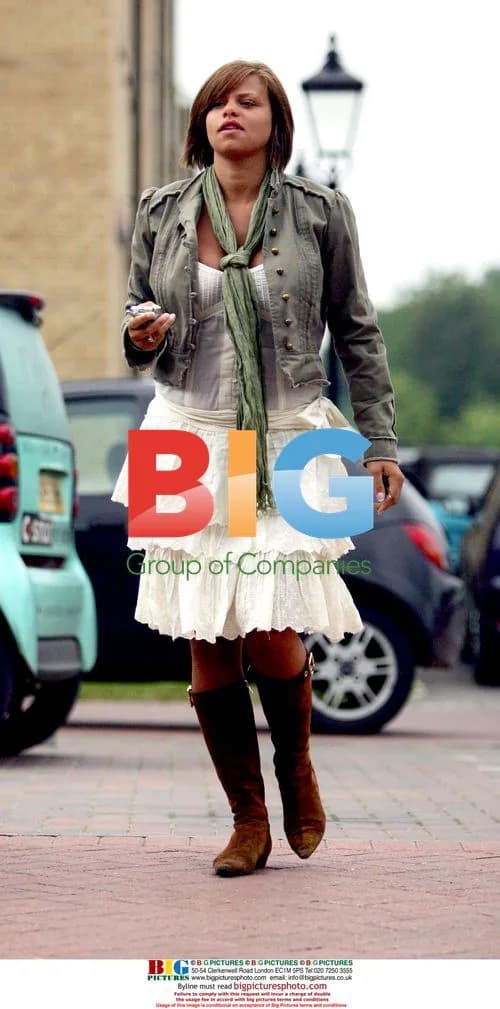 Jade Goody arriving at ex Jeff Brazier's home