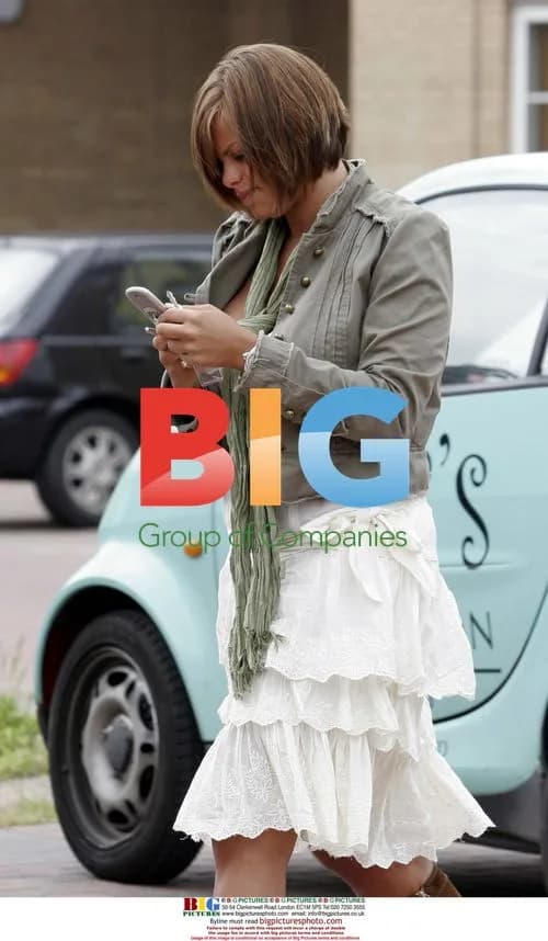 Jade Goody arriving at ex's house