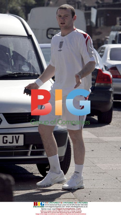 Wayne Rooney's new Aston Martin Vanquish S