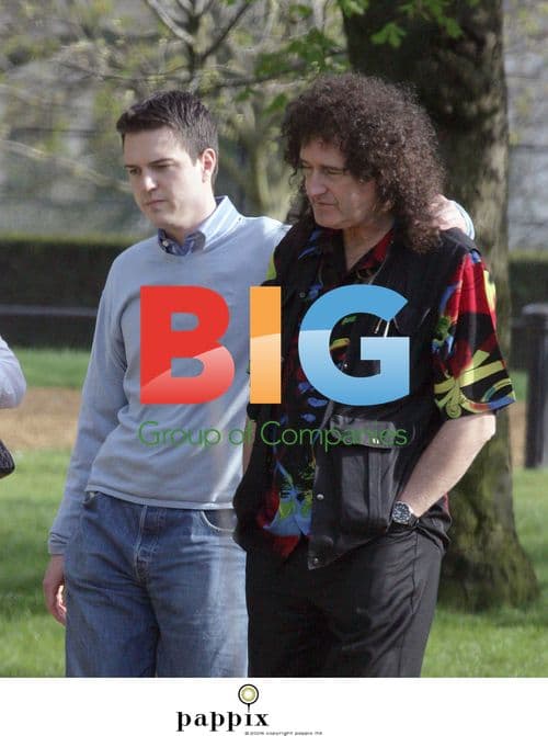 Queen Guitarist Brian May Visits Diana Memorial