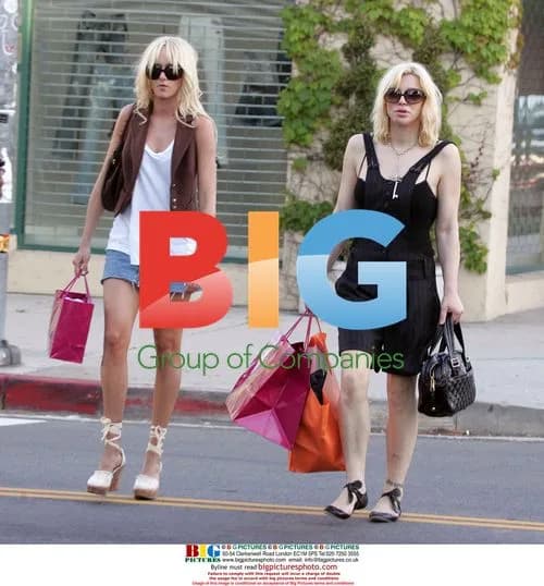 Courtney Love and Kimberly Stewart Shopping