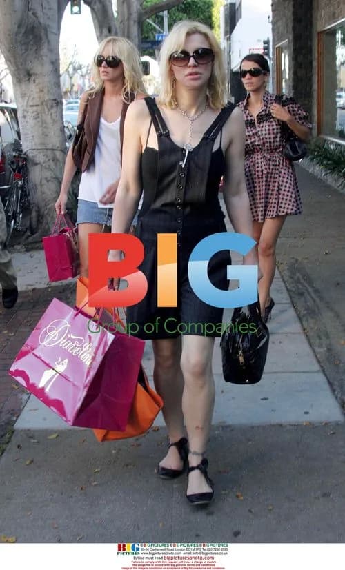 Courtney Love and Kimberly Stewart Shopping