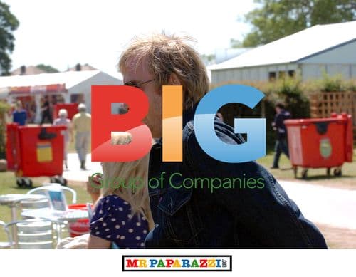 Rhys Ifans enjoys family day out at Urdd Eisteddfod