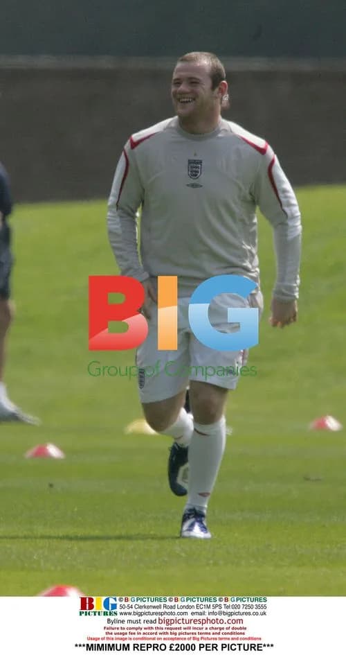 Wayne Rooney trains with England squad