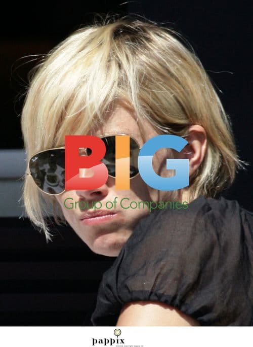 Sienna Miller eats with friend in London