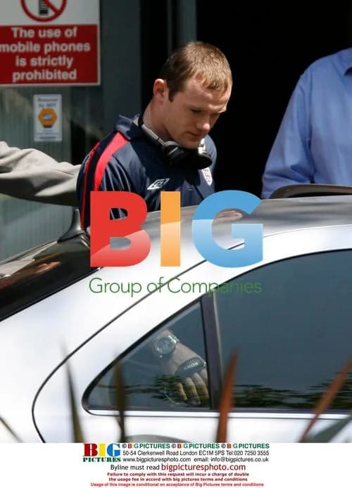 Wayne Rooney leaves hospital after CT scan