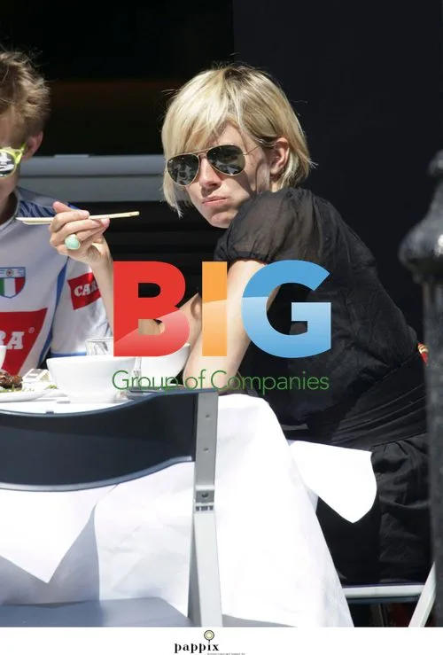 Sienna Miller Dining with Friend