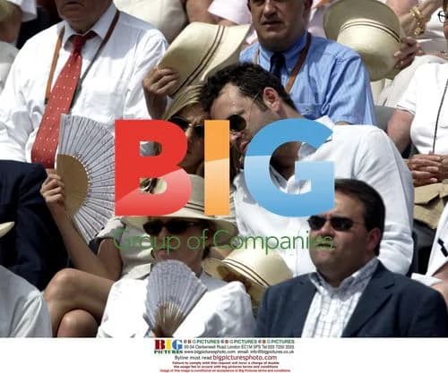 Aniston & Vaughn Attend French Open Final