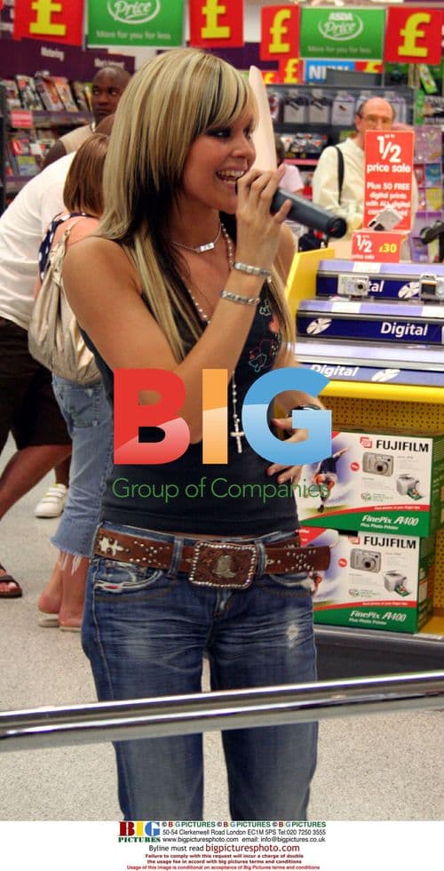 Girl Group Clea Promote Single 'Lucky Like That'