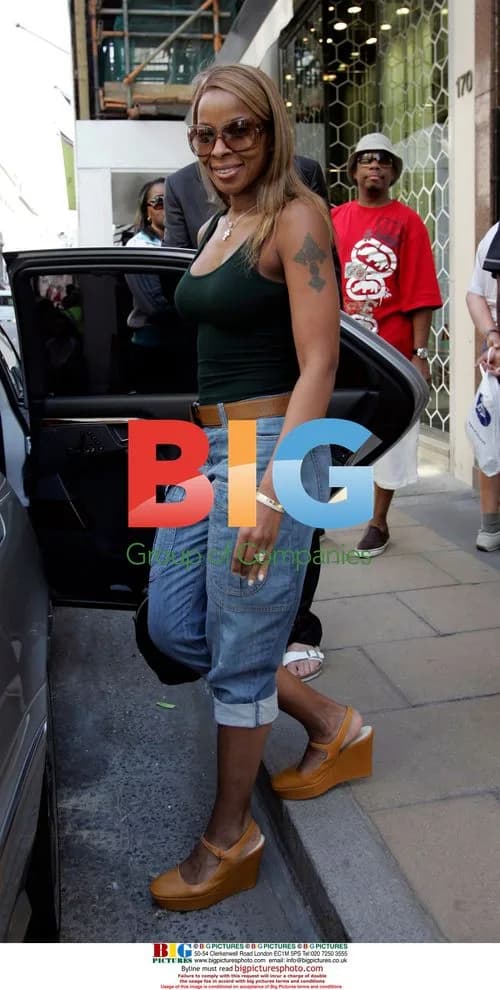 Mary J. Blige Shopping in London