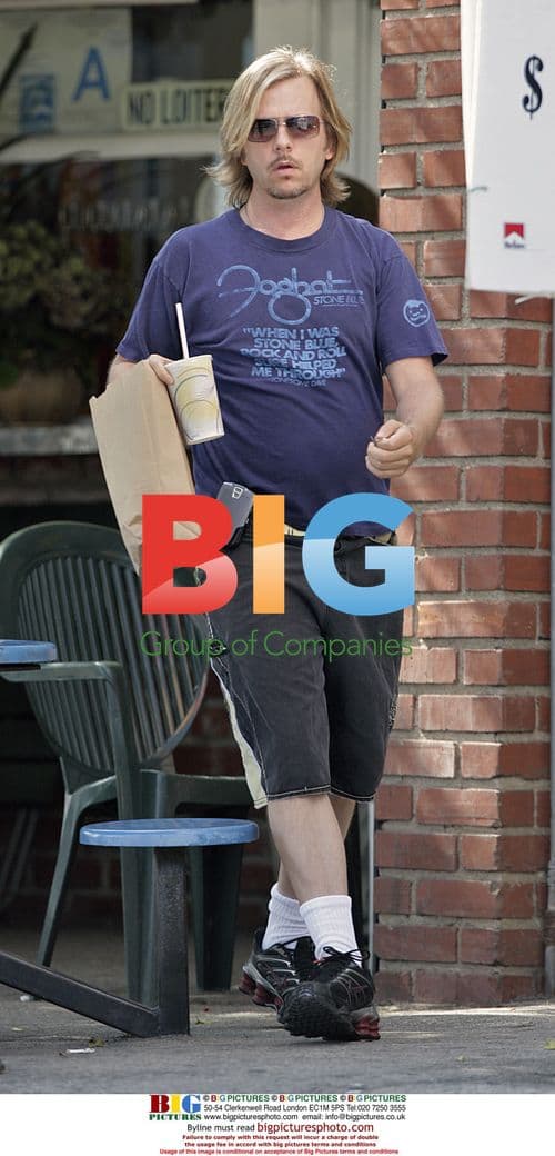 David Spade gets food to go in Malibu