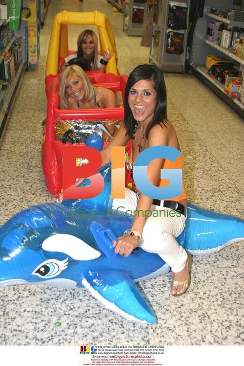 Girl group Clea promotes new single at Asda