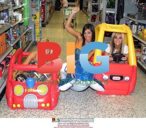 Clea Promotes New Single at Asda