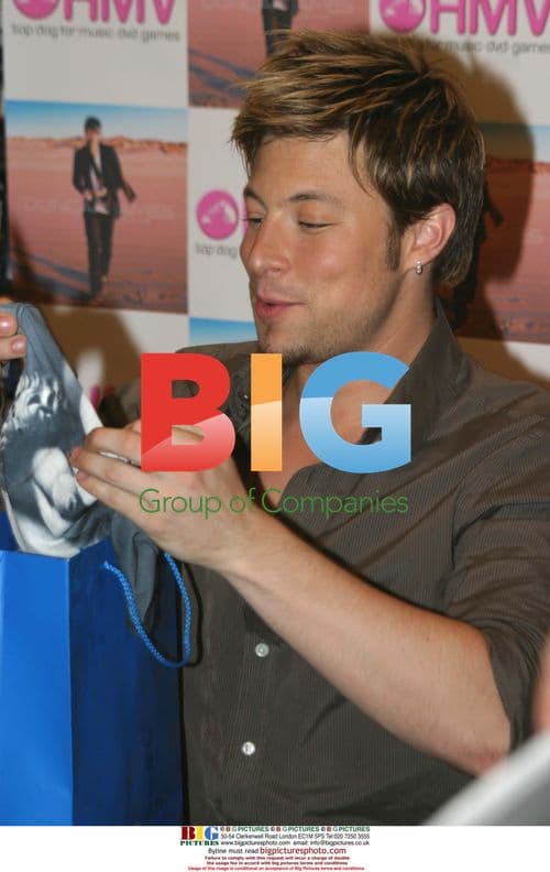 DUNCAN JAMES signing solo album 'Future Past'