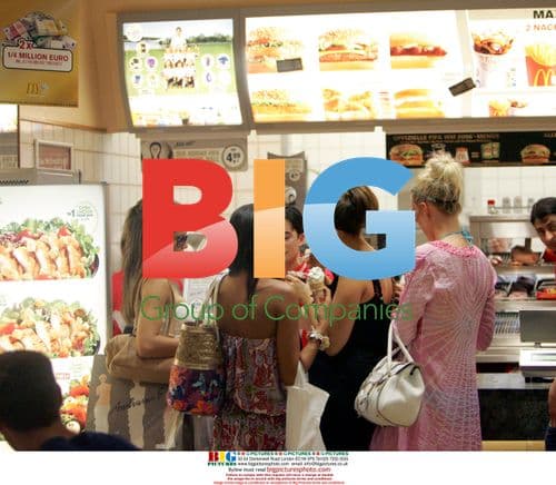 Lisa Roughhead and Carly Zucker Shopping