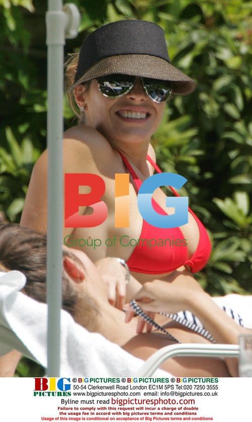 Elen Rives and friends sunbathing in Baden Baden