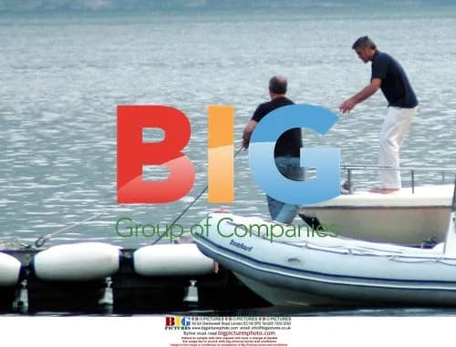 George Clooney prepares boat