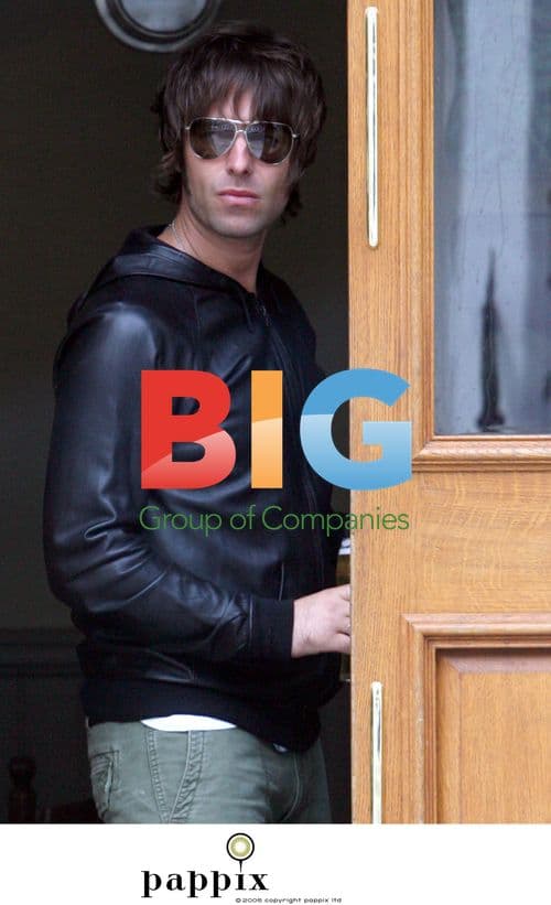 Liam Gallagher enjoys drink at London bar