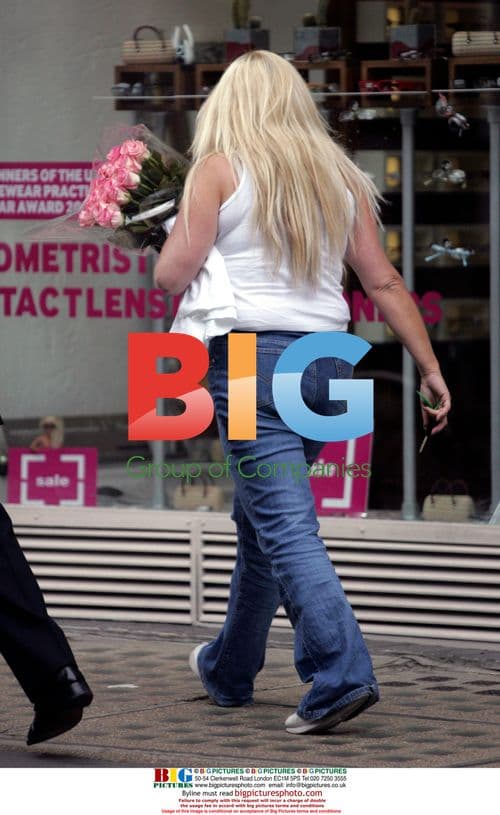 Tv presenter Vanessa Feltz runs errands