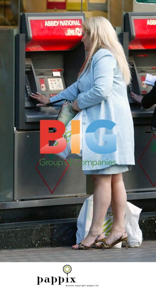 Vanessa Feltz runs errands in London