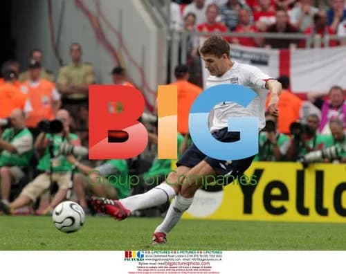 Steven Gerrard kicks ball at World Cup 2006
