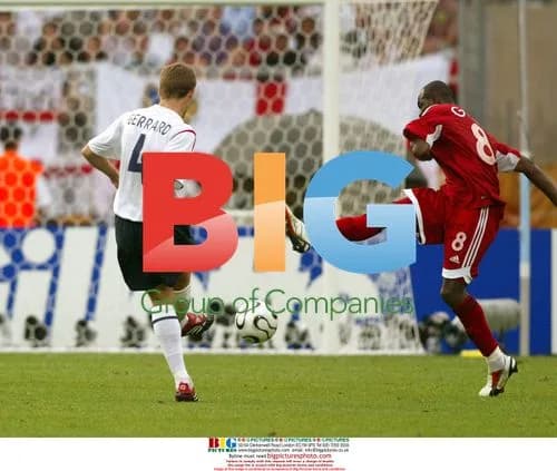 Steven Gerrard shoots for England in World Cup 2006