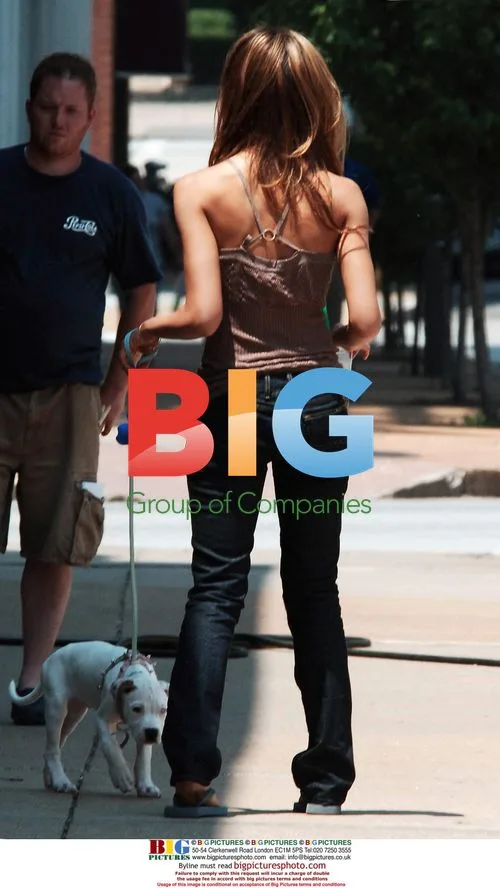 Jessica Alba Walks Puppy on Movie Set