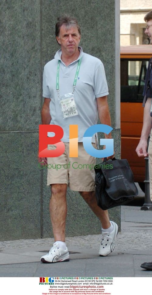 Mark Lawrenson says goodbye to family in Berlin