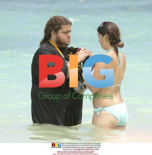 Lost's Jorge Garcia at the beach with girlfriend and dog