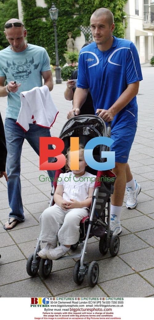 England players day off with families