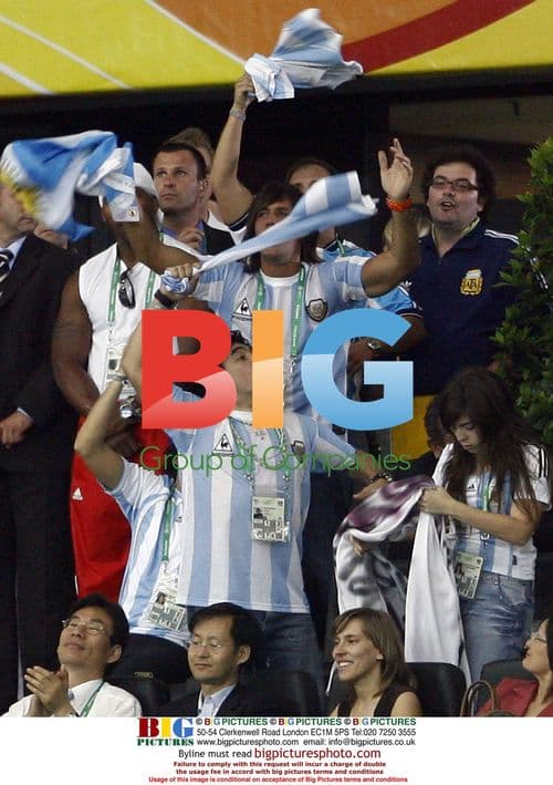Maradona & Daughter Celebrate Argentina Win