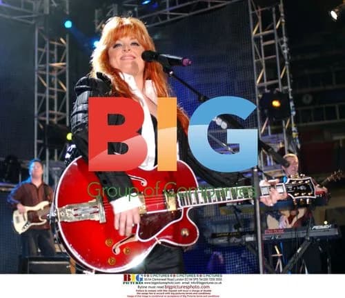 Wynonna Judd Performs at 2006 CMA Music Festival