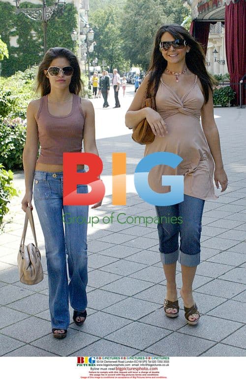 Carly Zucker and Sabrina Keogh shopping in Baden Baden