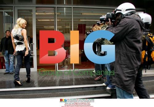 Paris Hilton Arriving at USP Building