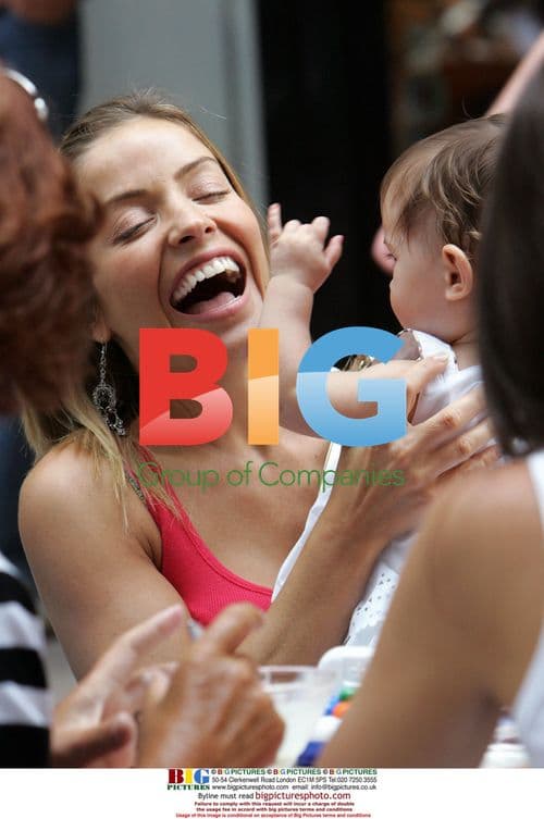 Elen Rives and daughter on day out in Baden-Baden