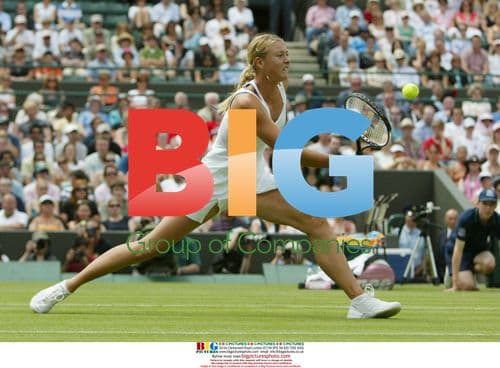 Maria Sharapova vs Anna Smashnova at Wimbledon 2006