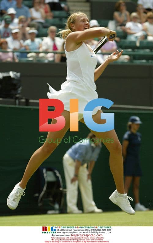 Maria Sharapova vs Anna Smashnova at Wimbledon 2006