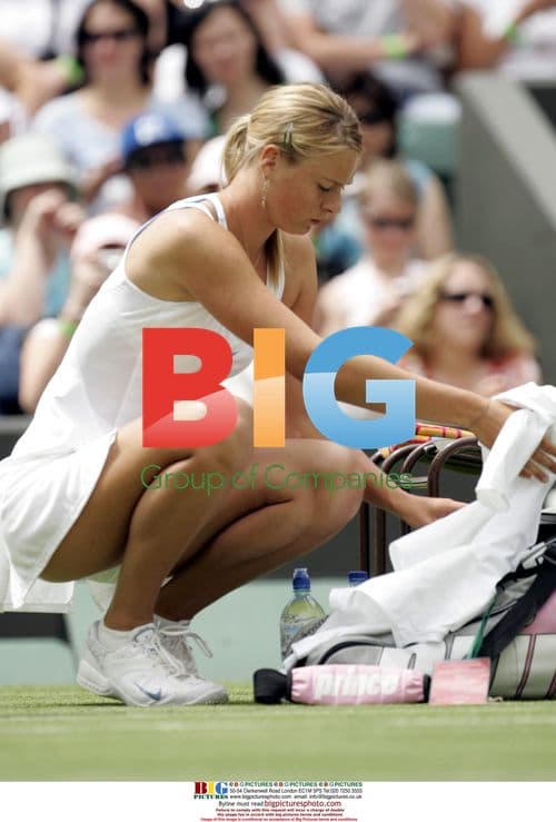 Maria Sharapova vs Anna Smashnova at Wimbledon 2006