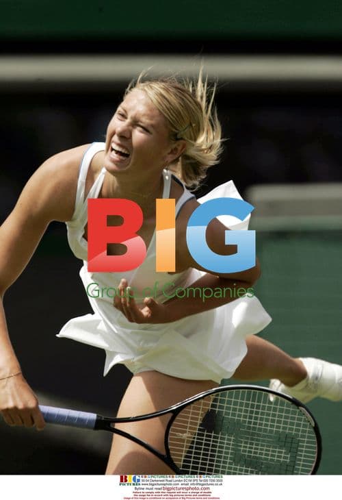 Maria Sharapova vs Anna Smashnova at Wimbledon 2006