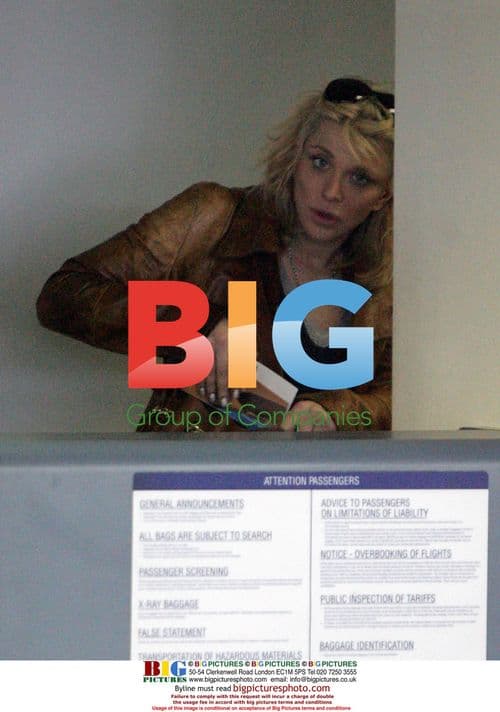 Courtney Love Dazed at LAX