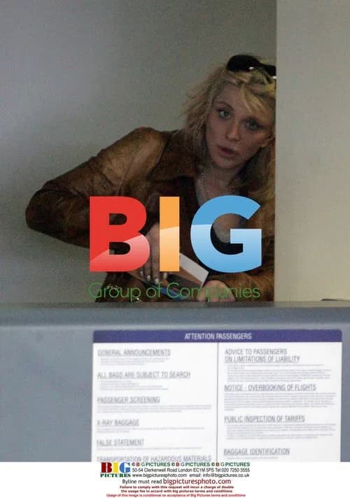 Courtney Love Dazed at LAX