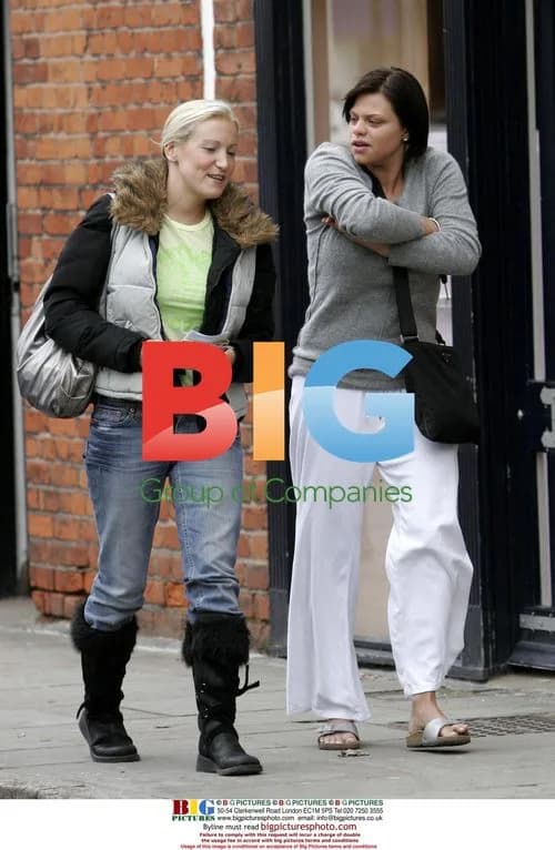Jade Goody Arrives at Beauty Salon